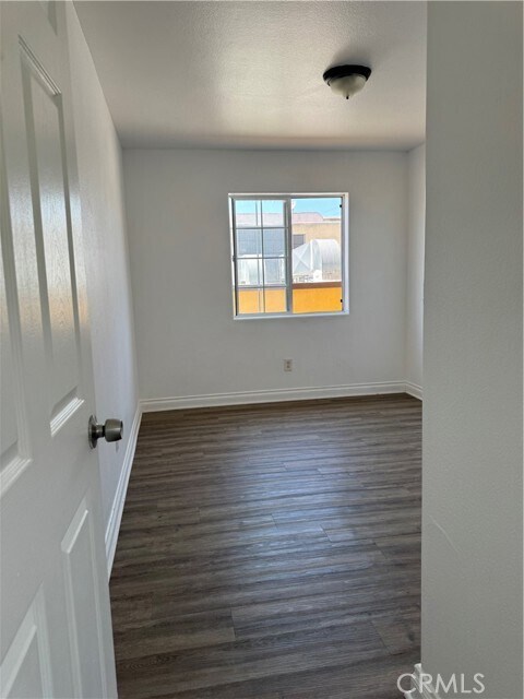 Building Photo - 2710 W 54th St