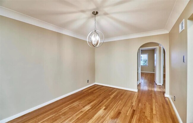 Building Photo - 1120 Terrace Dr