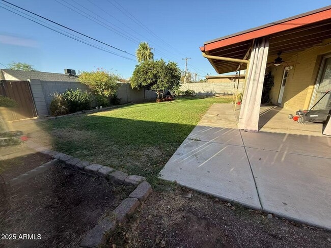 Building Photo - 1162 E Alameda Dr