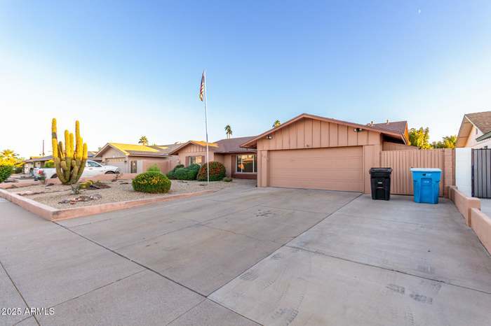 Building Photo - 3535 W Saint Moritz Ln