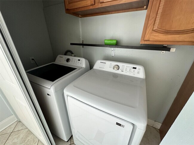 Building Photo - 445 NE 109th St