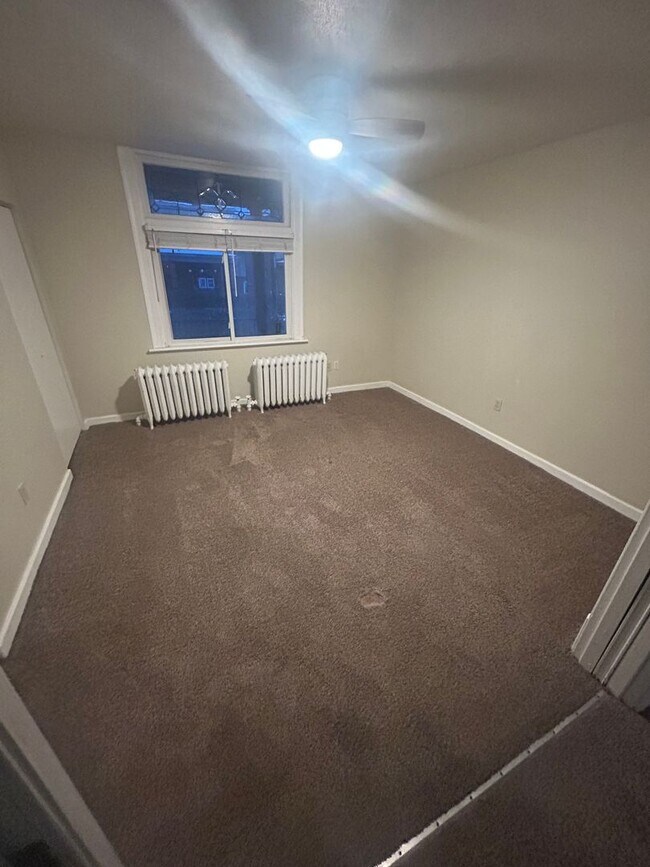 Building Photo - 44 Kendall Ave