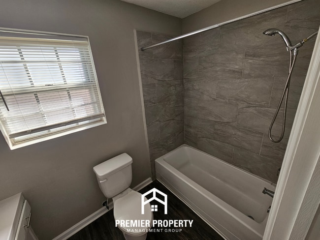 Building Photo - 5368 Heritage Ave