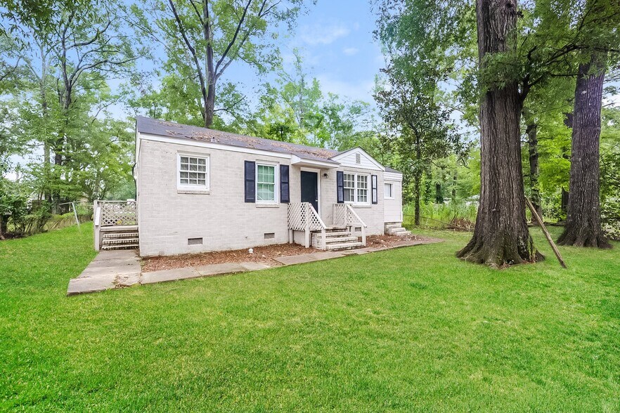 Building Photo - 2438 Pye Ave