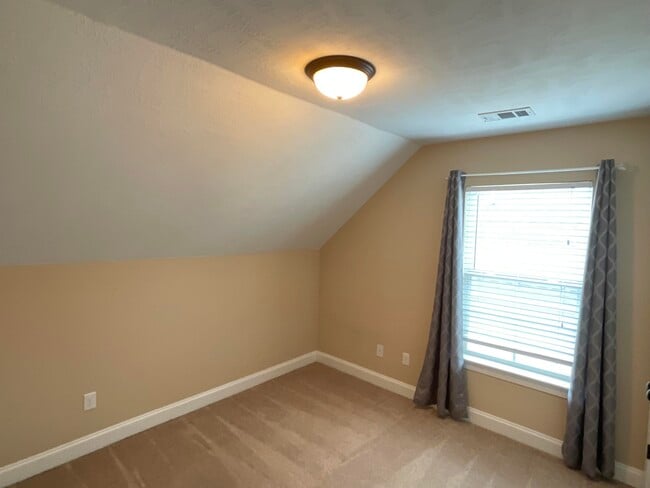 Building Photo - 3033 Margot Ln