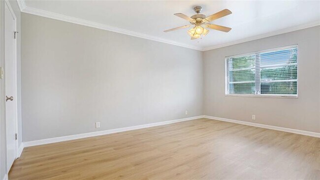Building Photo - 3111 Oakland Shores Dr