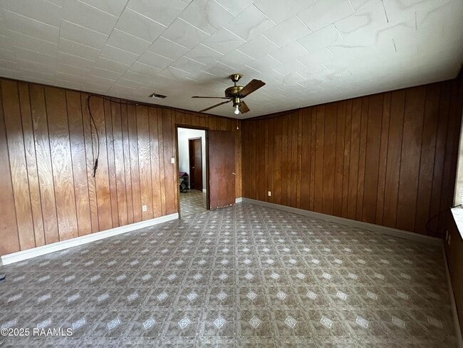 Building Photo - 7604 LA-14