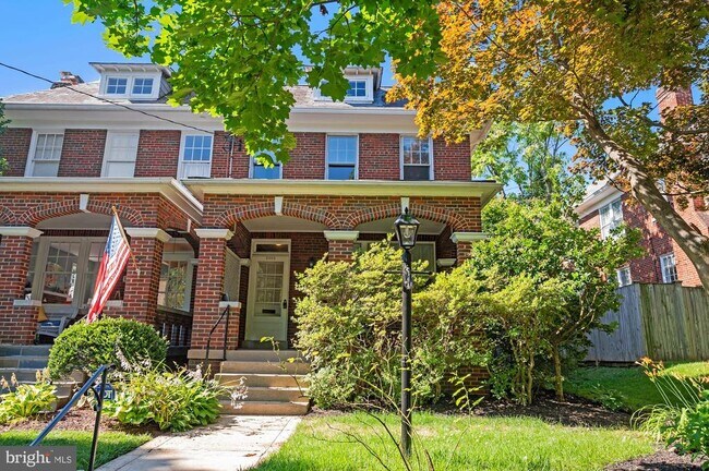 Building Photo - 3808 Veazey St NW