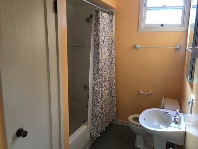 Bathroom - 43 Bishop Rd