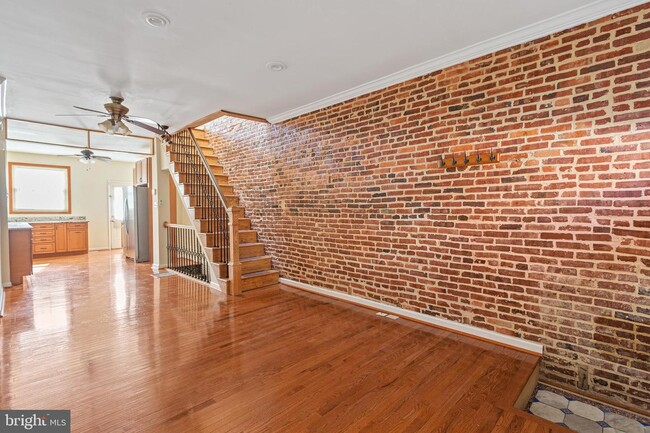 Building Photo - 21 S Decker Ave