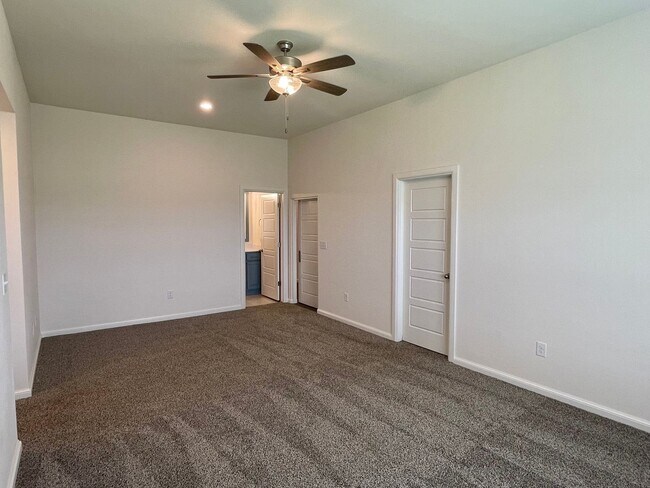 Building Photo - 604 Smt Pt Ln