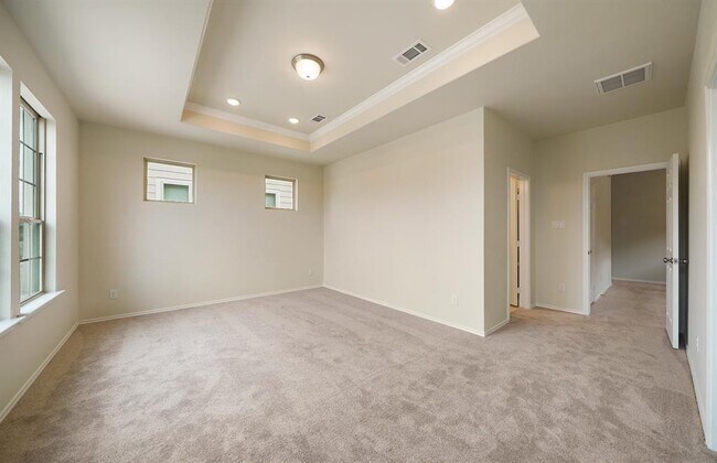 Building Photo - 8647 Cedardale Park Dr