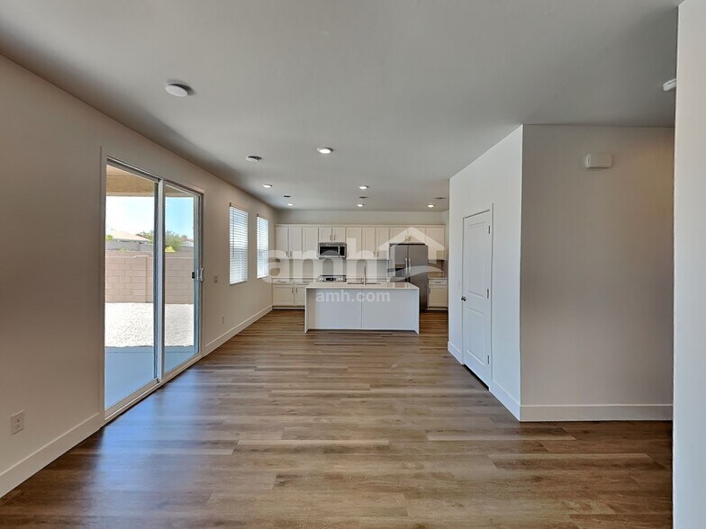 Building Photo - 9644 Harkes Dr
