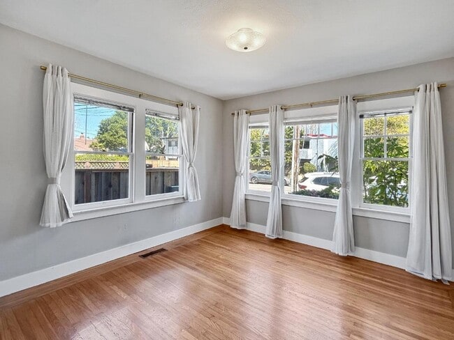 Building Photo - 811 Highland Ave