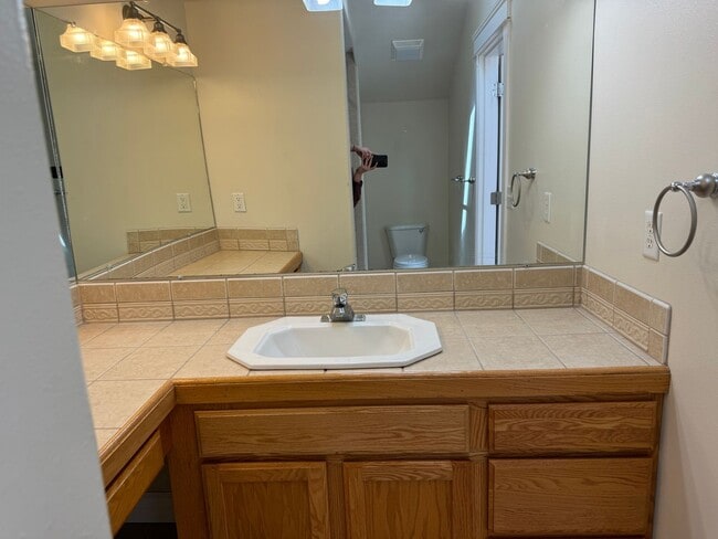 Building Photo - Beautiful large house in the South Hills!  $1,000 OFF YOUR FIRST MONTH'S RENT!