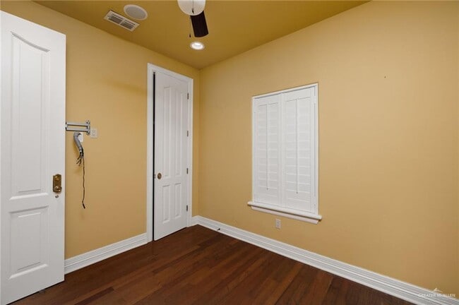 Building Photo - 12 Sunset Dr