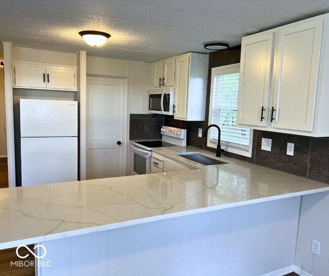 Building Photo - 6640 N 225 W