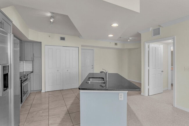 Building Photo - 600 S Dixie Hwy