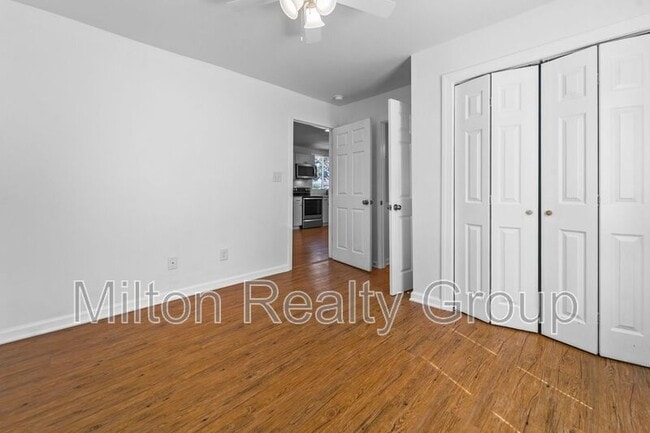 Building Photo - 93 W Hamer St