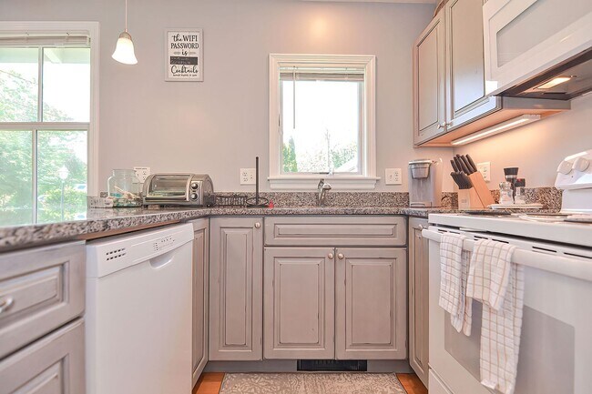 Building Photo - 10 Josephs Way