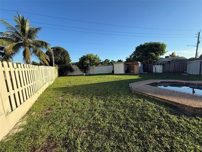 Building Photo - 2451 SW 86th Ave
