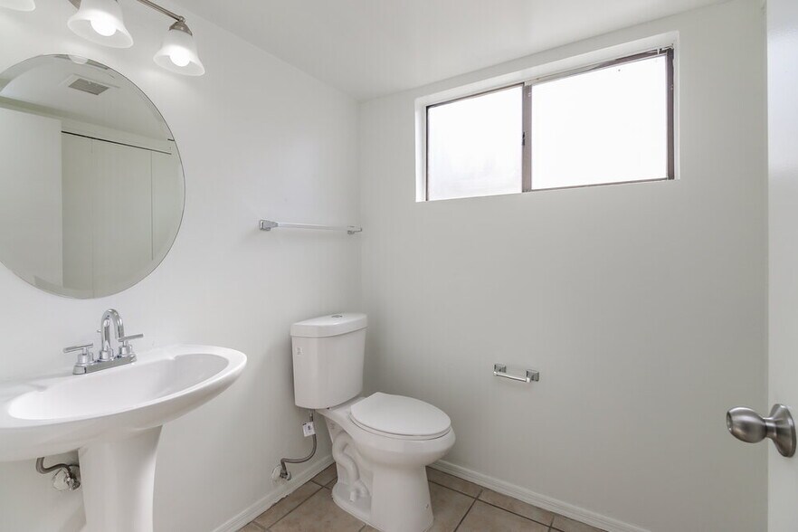 Building Photo - 4729 W Havasupai Dr