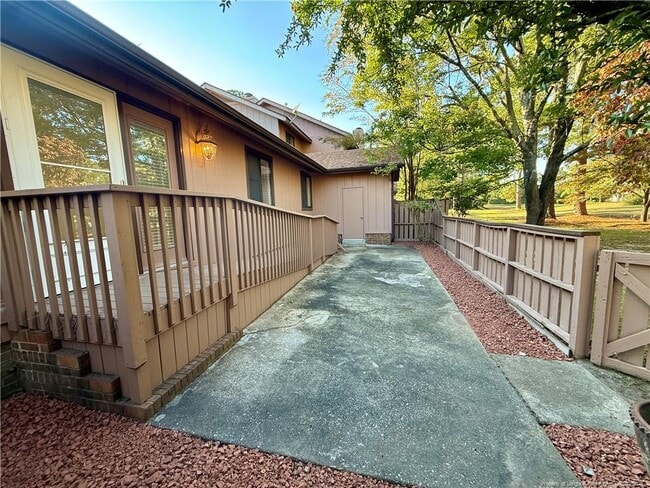 Building Photo - 6722 Irongate Dr