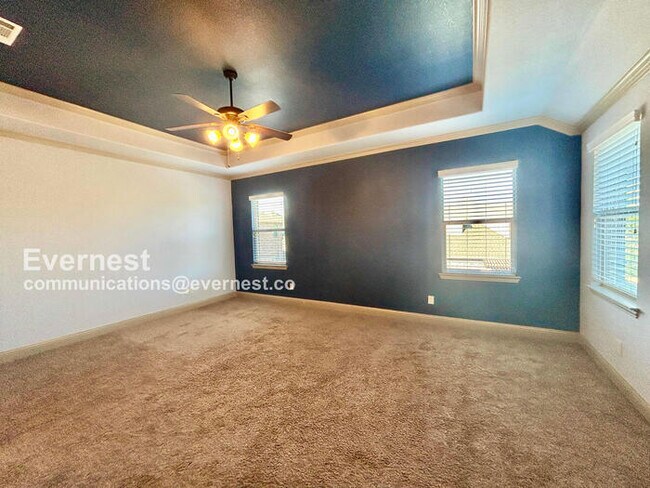 Building Photo - 4417 Villa Dr