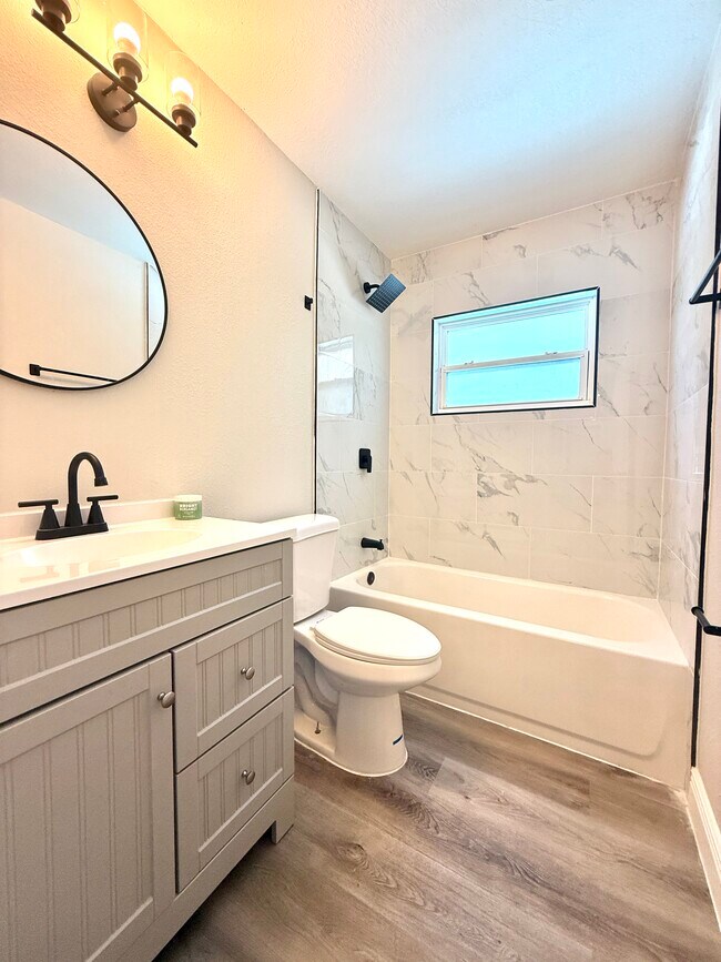 Building Photo - 1735 Michigan Ave NE