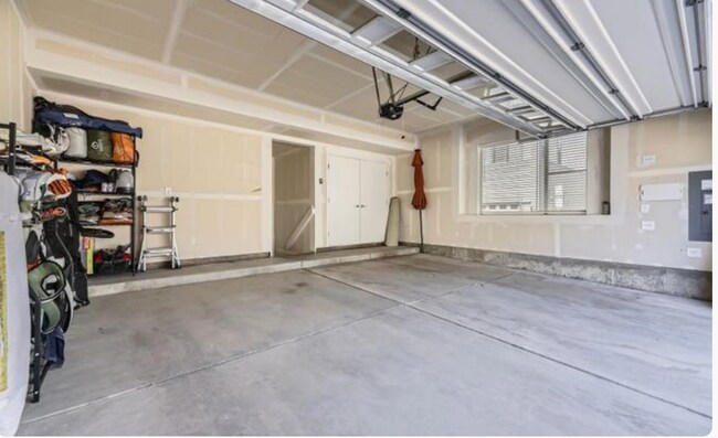 Building Photo - 10117 Morrison Rd
