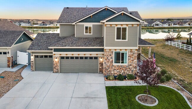 Building Photo - 580 Boxwood Dr