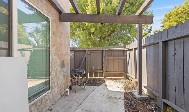 Building Photo - 2617 Pinon Springs Cir