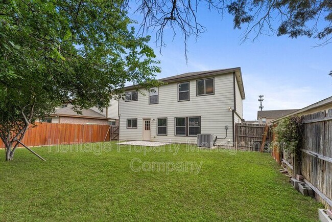 Building Photo - 5819 Providence Oak