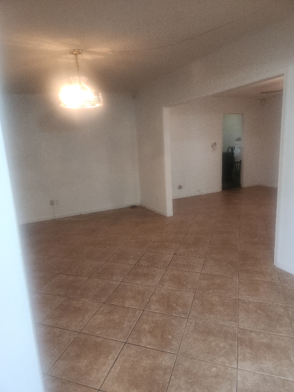 Building Photo - 10 E Brown Dr