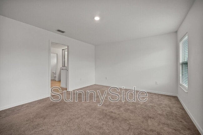 Building Photo - 10116 Grande Lp