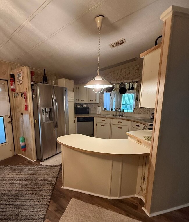 Building Photo - 128 Needle Palm Ln