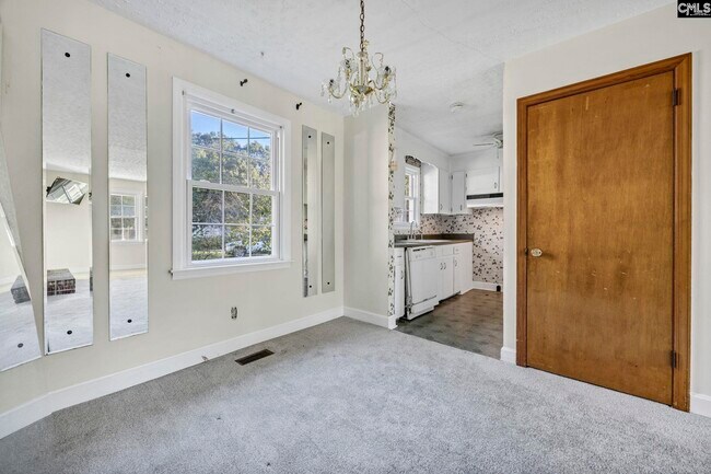Building Photo - 1709 Woodfield Dr