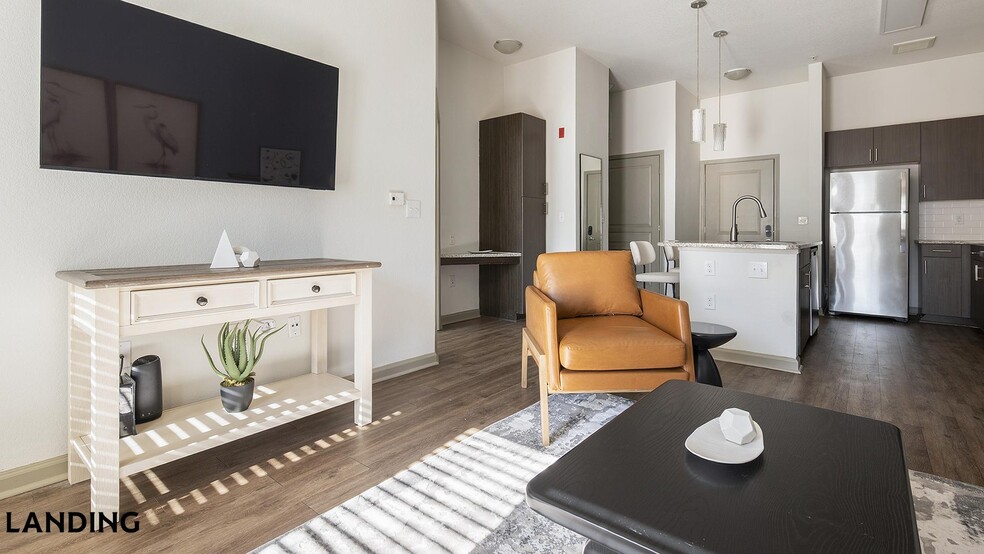 Building Photo - 10051 Perimeter Station Dr