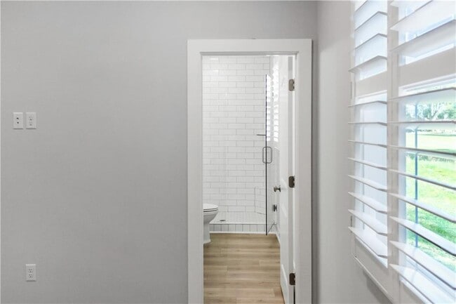 Building Photo - 905 Wayne St