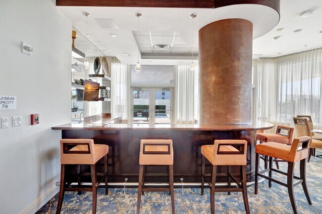 Building Photo - 315 NE 3rd Ave