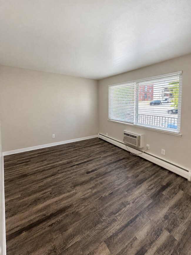 Building Photo - 5540 S Sherman St