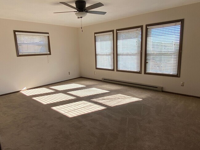 Building Photo - 3 Bedroom, 2 Bathroom Home in Edgewood, NM