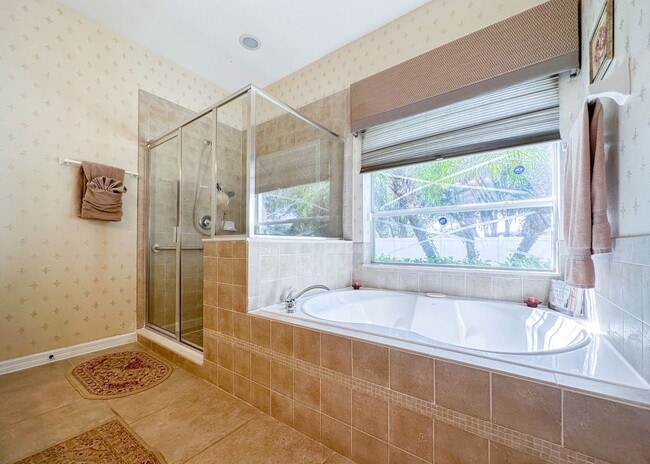 Building Photo - Furnished Rental in Golf Cart District!