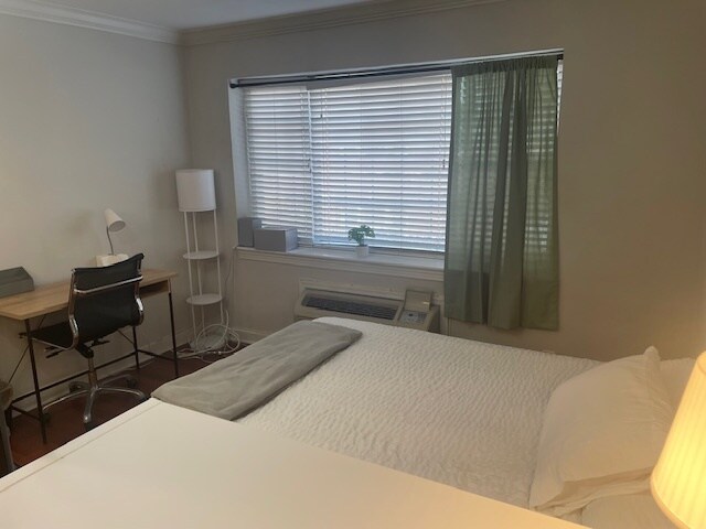 Building Photo - 820 B S Washington St