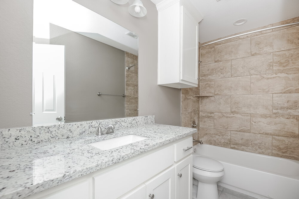 Building Photo - 811 N Ridge Dr