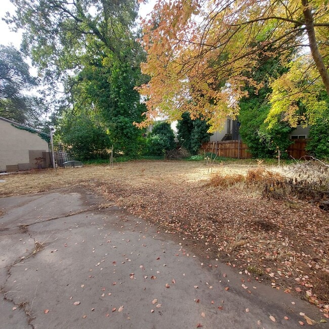 Building Photo - Spacious 5 bedroom home in Carmichael