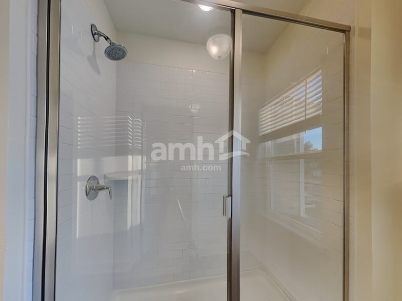 Building Photo - 3051 Creek Village Ln