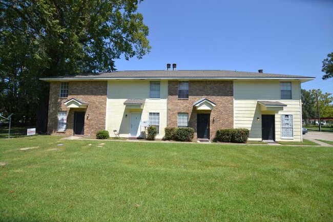 Building Photo - 1145 Husband St