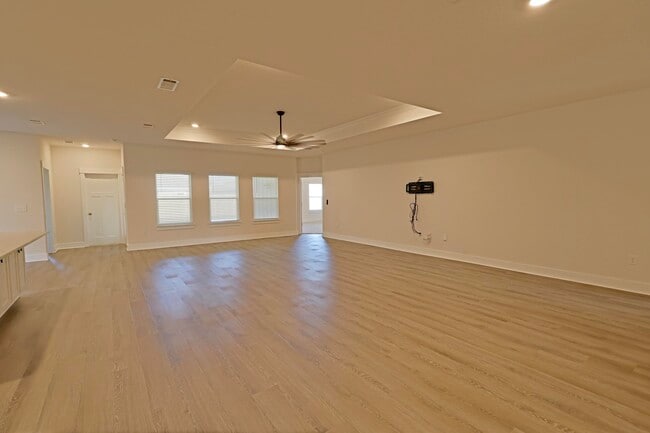 Building Photo - 6248 Jenks Dr