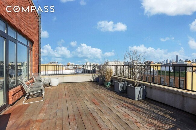 Building Photo - 288 19th St